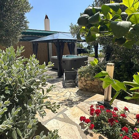 Vacation House Marin With Jacuzzi - Bol, Brac Esterno foto