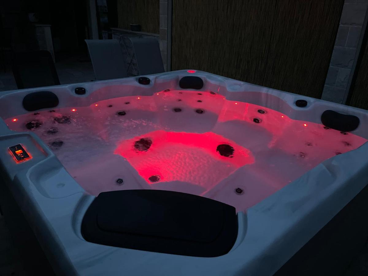 Vacation House Marin With Jacuzzi - Bol, Brac Esterno foto