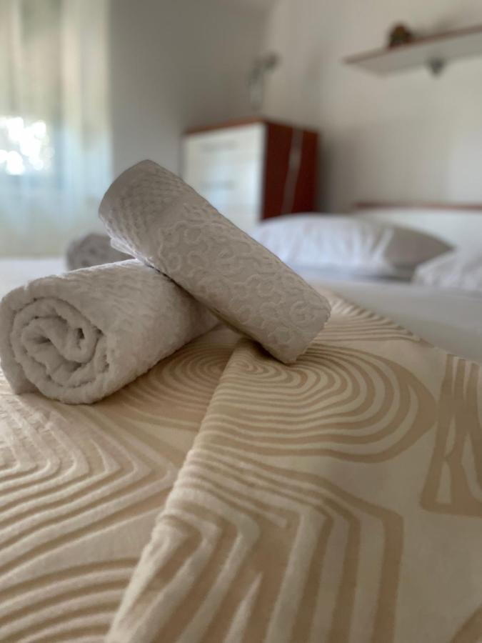 Vacation House Marin With Jacuzzi - Bol, Brac Esterno foto