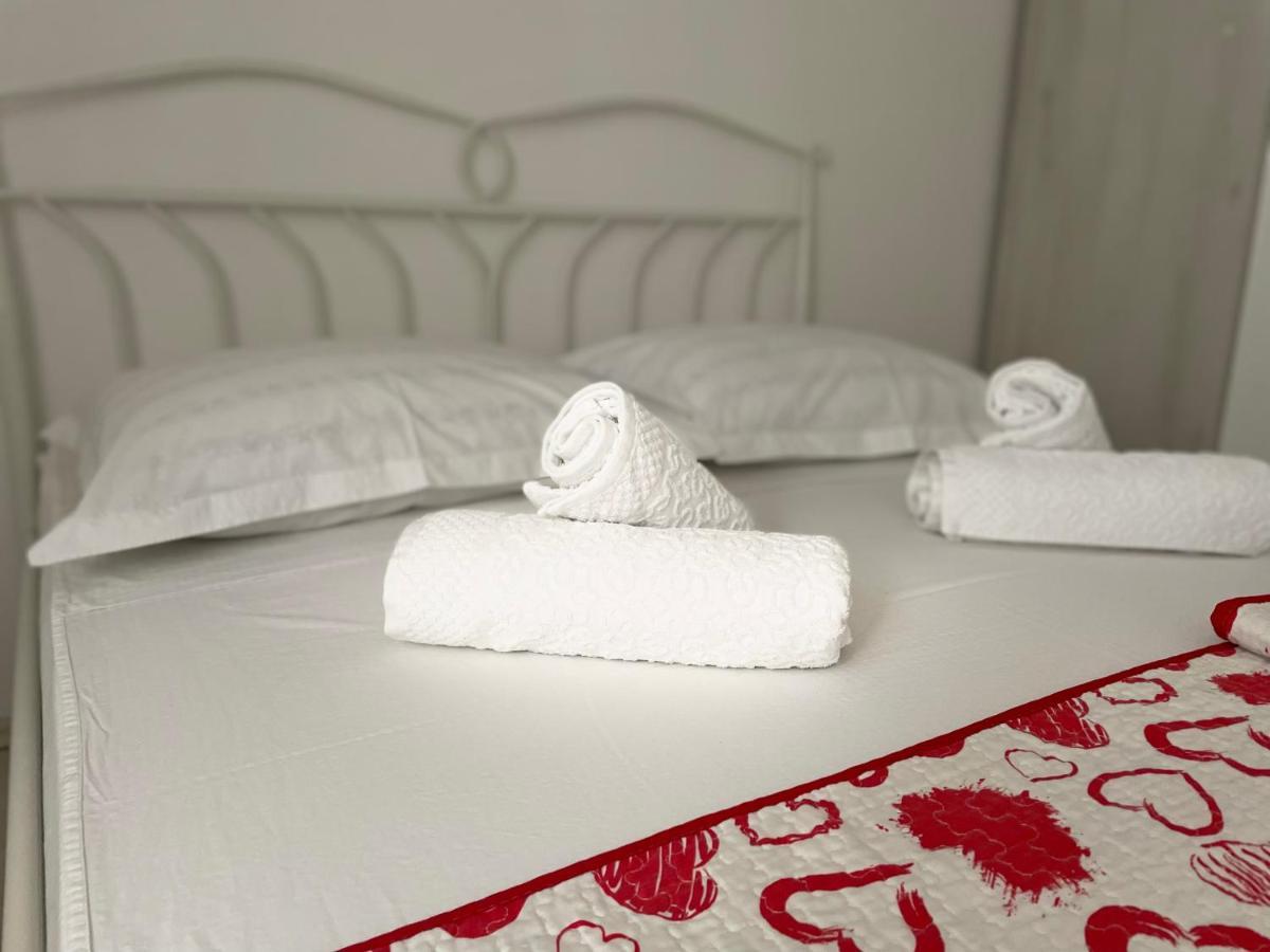 Vacation House Marin With Jacuzzi - Bol, Brac Esterno foto