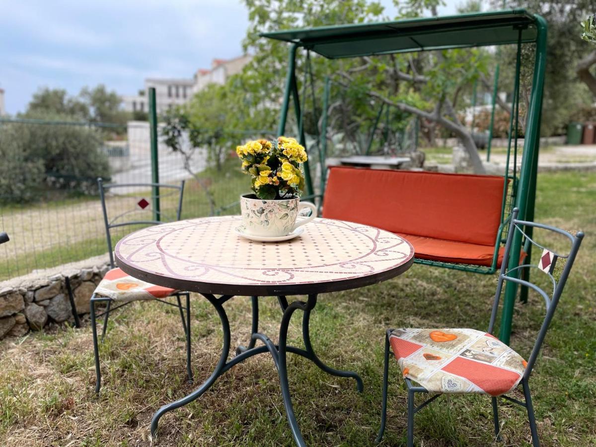 Vacation House Marin With Jacuzzi - Bol, Brac Esterno foto