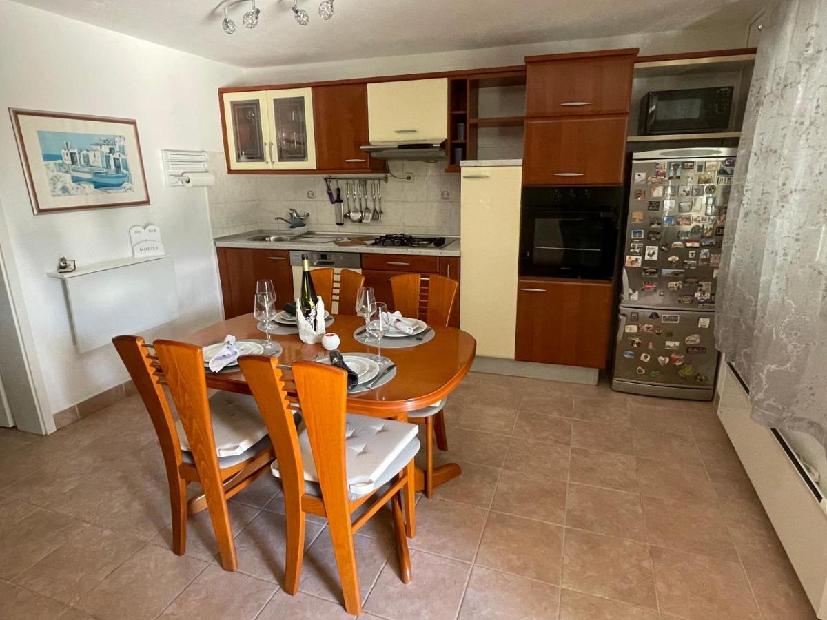 Vacation House Marin With Jacuzzi - Bol, Brac Esterno foto