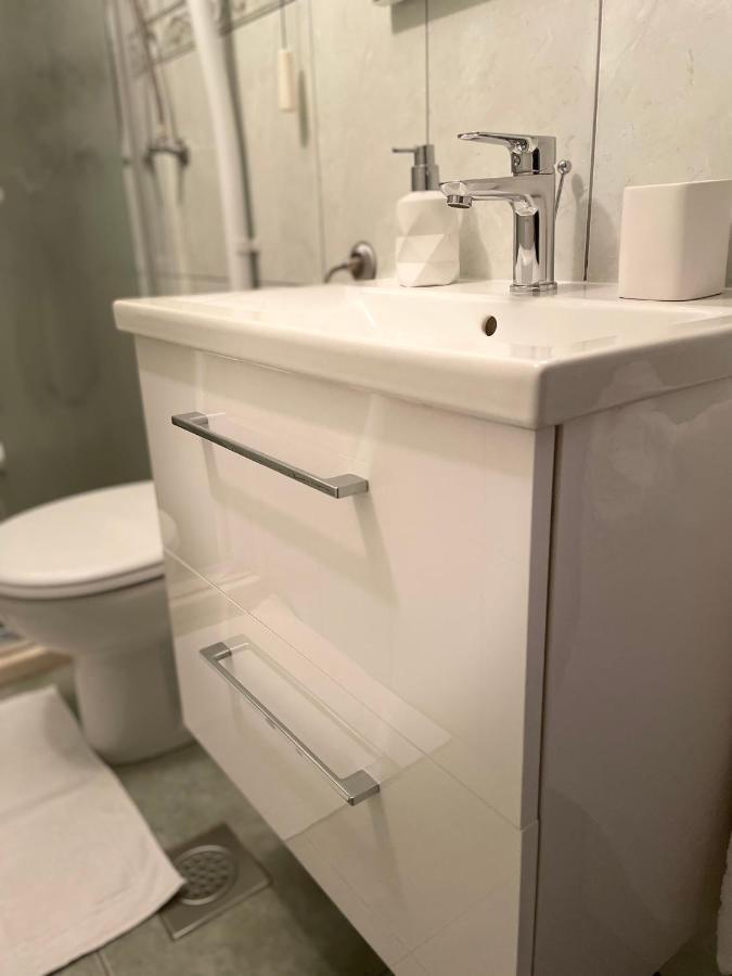 Vacation House Marin With Jacuzzi - Bol, Brac Esterno foto