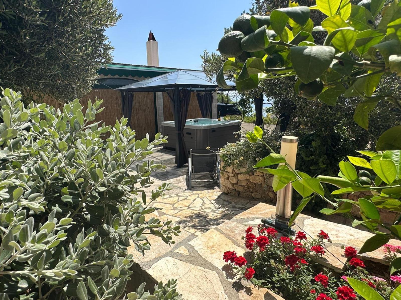 Vacation House Marin With Jacuzzi - Bol, Brac Esterno foto